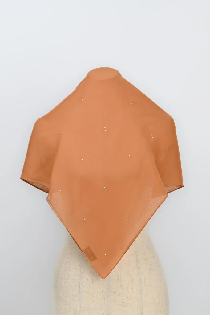 Cinta Square – Amber Brown
