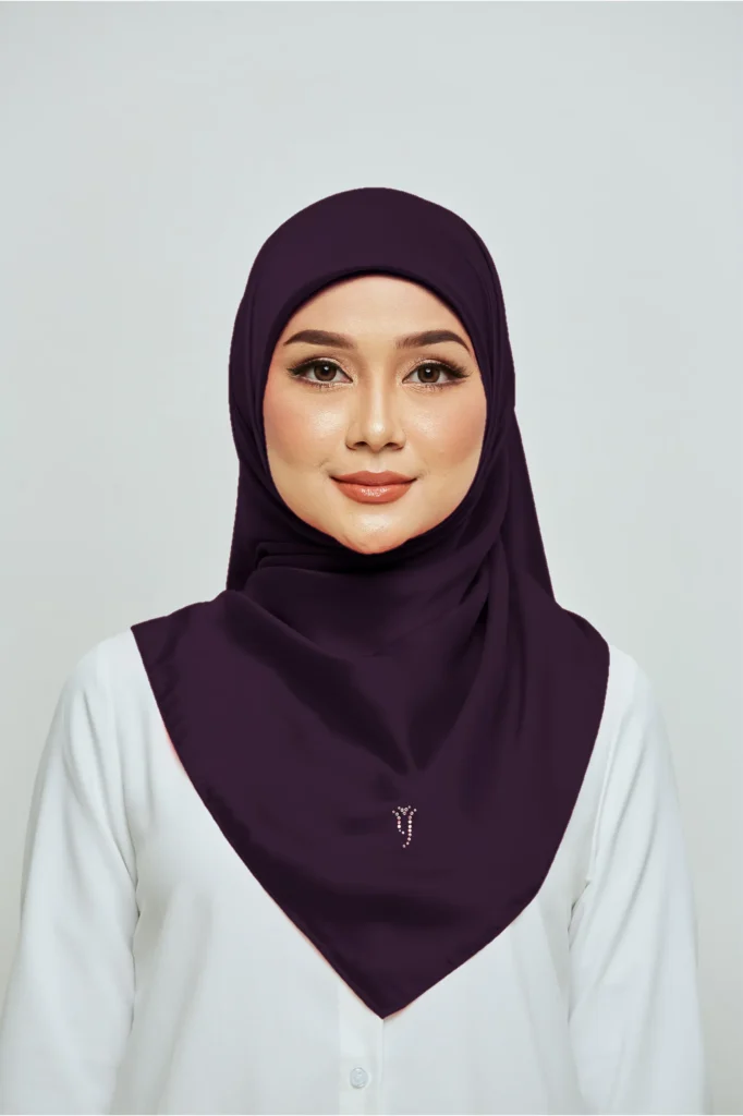 AUREA SATIN SQUARE – Blackberry Cordial