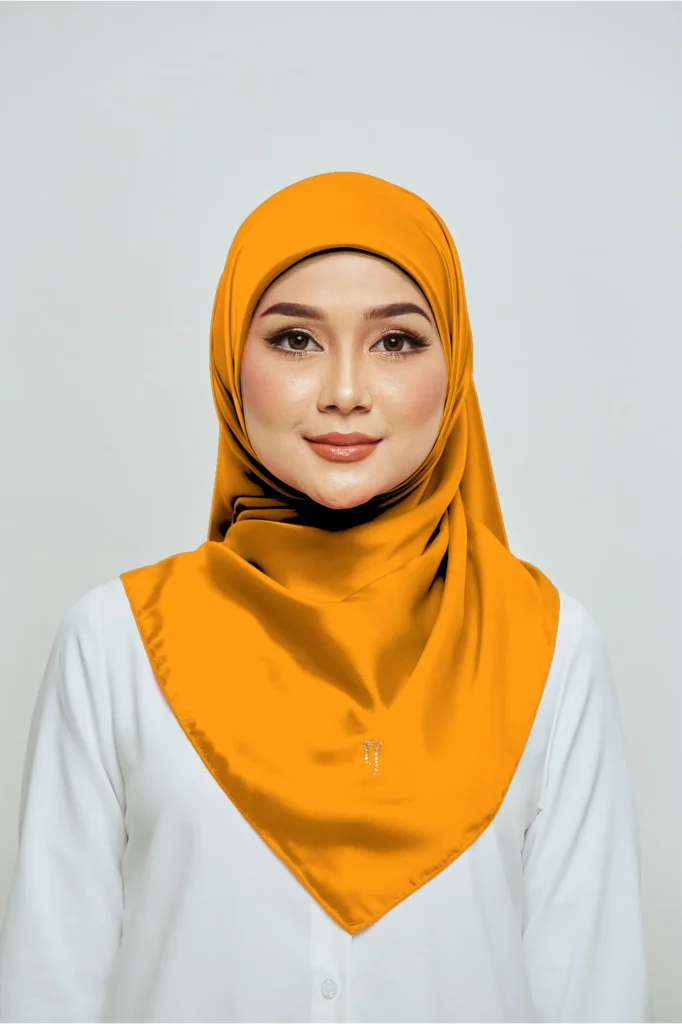 AUREA SATIN SQUARE – Bright Marigold