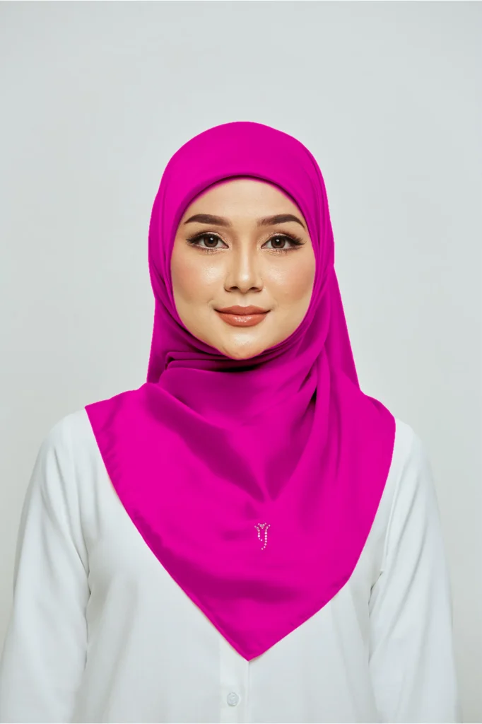 AUREA SATIN SQUARE – Bright Pink
