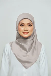 AUREA SATIN SQUARE – Grey Early Frost
