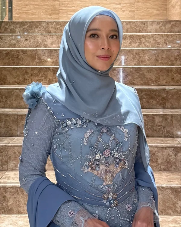 Layali Square in Rose Violet