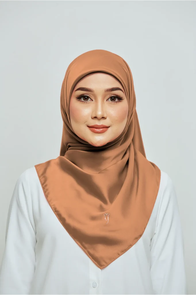 AUREA SATIN SQUARE – Maple Sugar